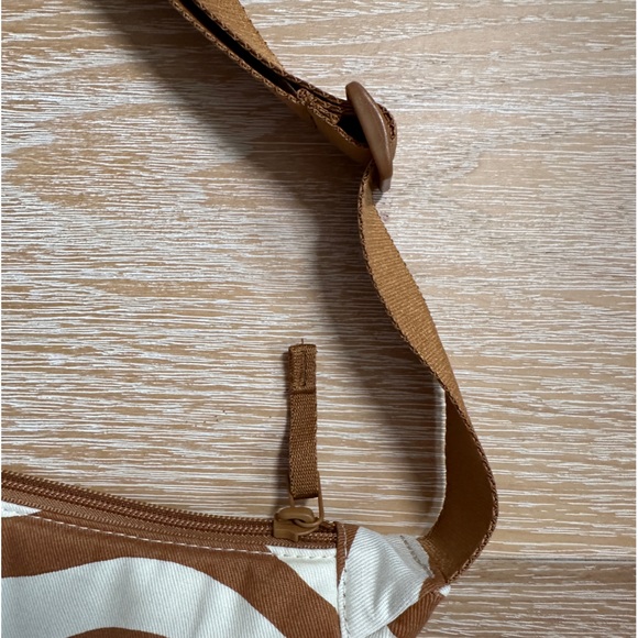 NWT UNIQLO x Marimekko Crossbody Round Mini Shoulder Bag - Khaki color - Picture 6 of 6